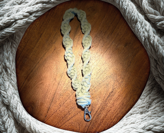 Green macrame Wristlet